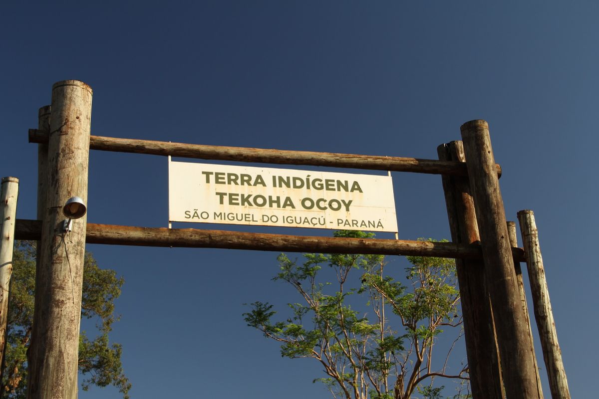 Entrance sign: Terra Indigena Tekoha Ocoy