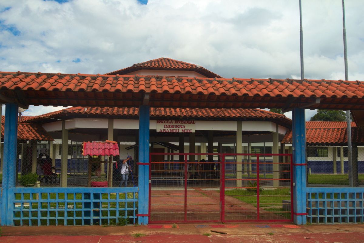 School building in a Guarani community.